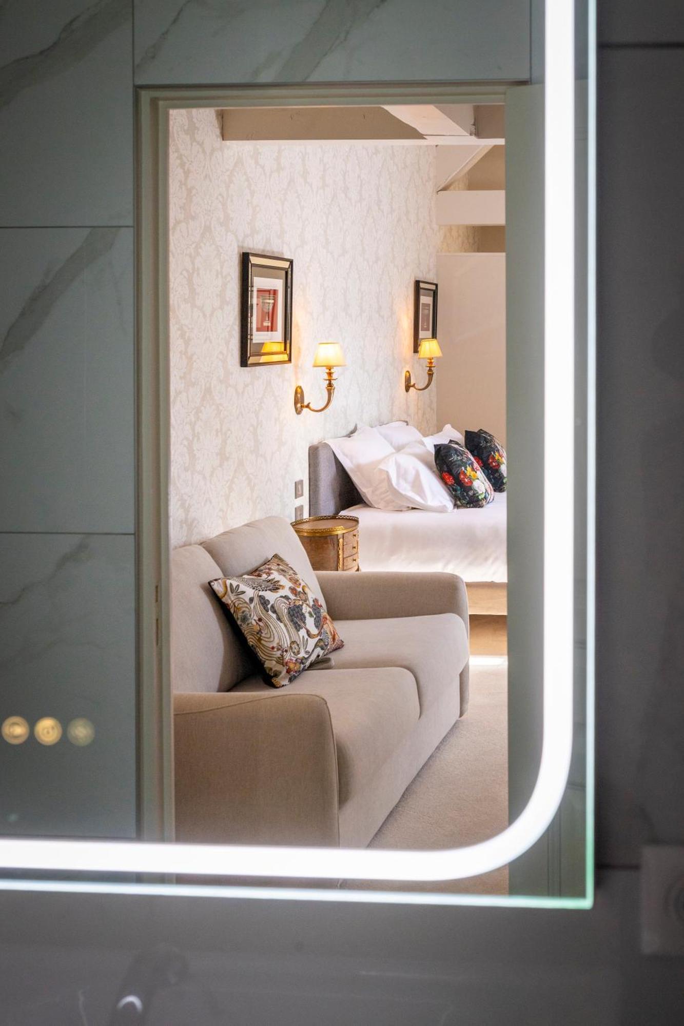 Hotel De La Poste 아발론 외부 사진