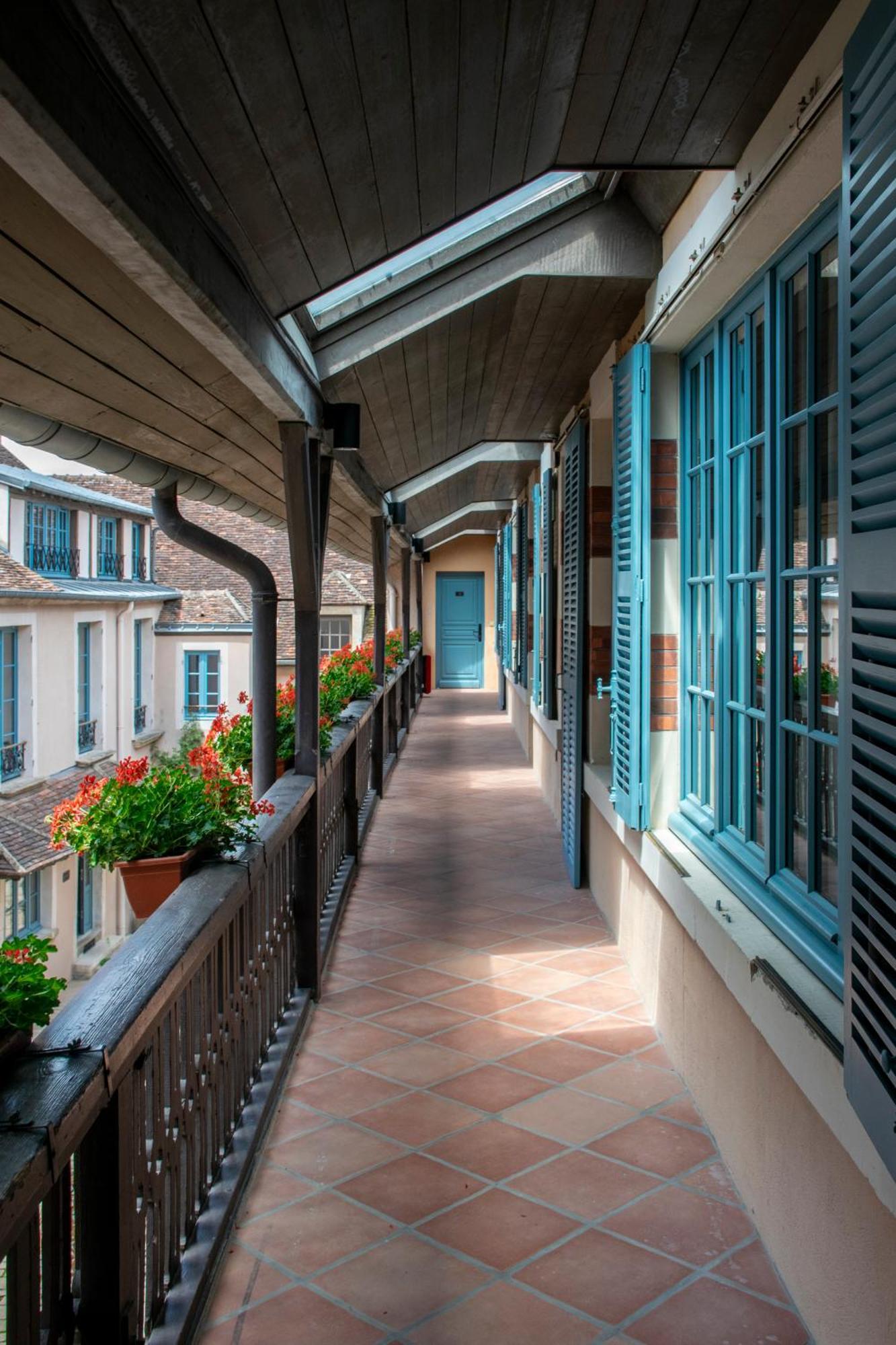 Hotel De La Poste 아발론 외부 사진