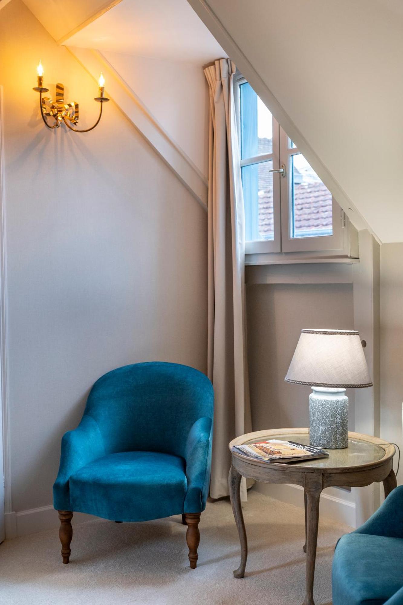 Hotel De La Poste 아발론 외부 사진