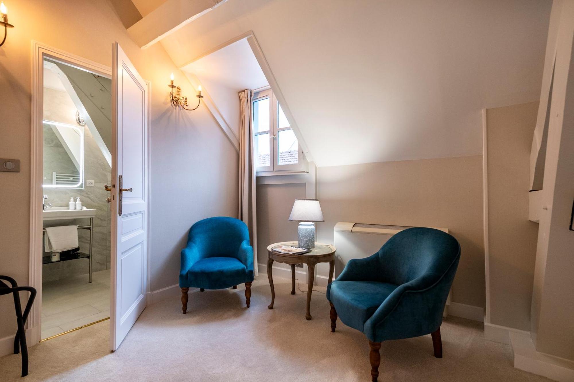 Hotel De La Poste 아발론 외부 사진