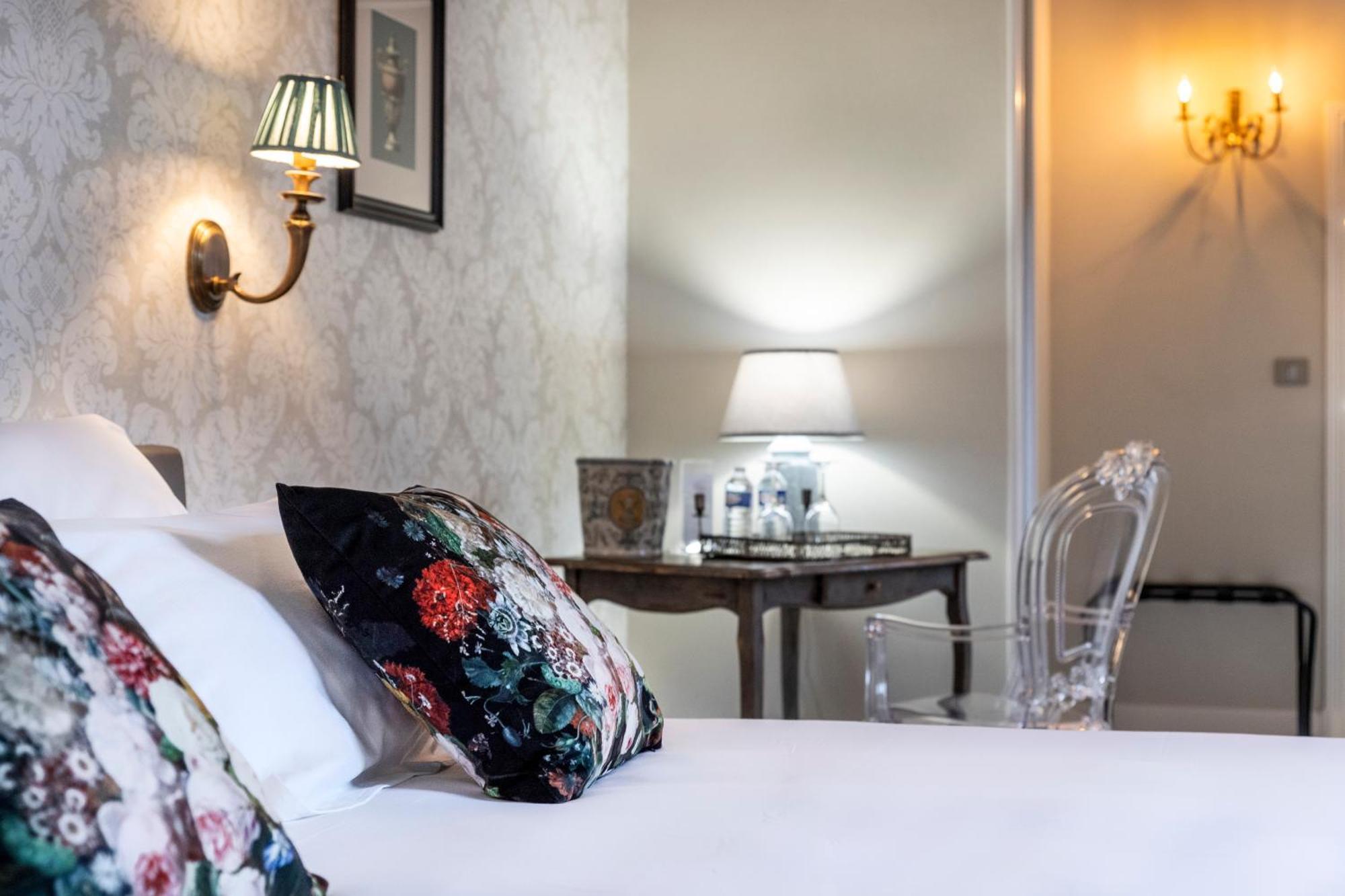 Hotel De La Poste 아발론 외부 사진