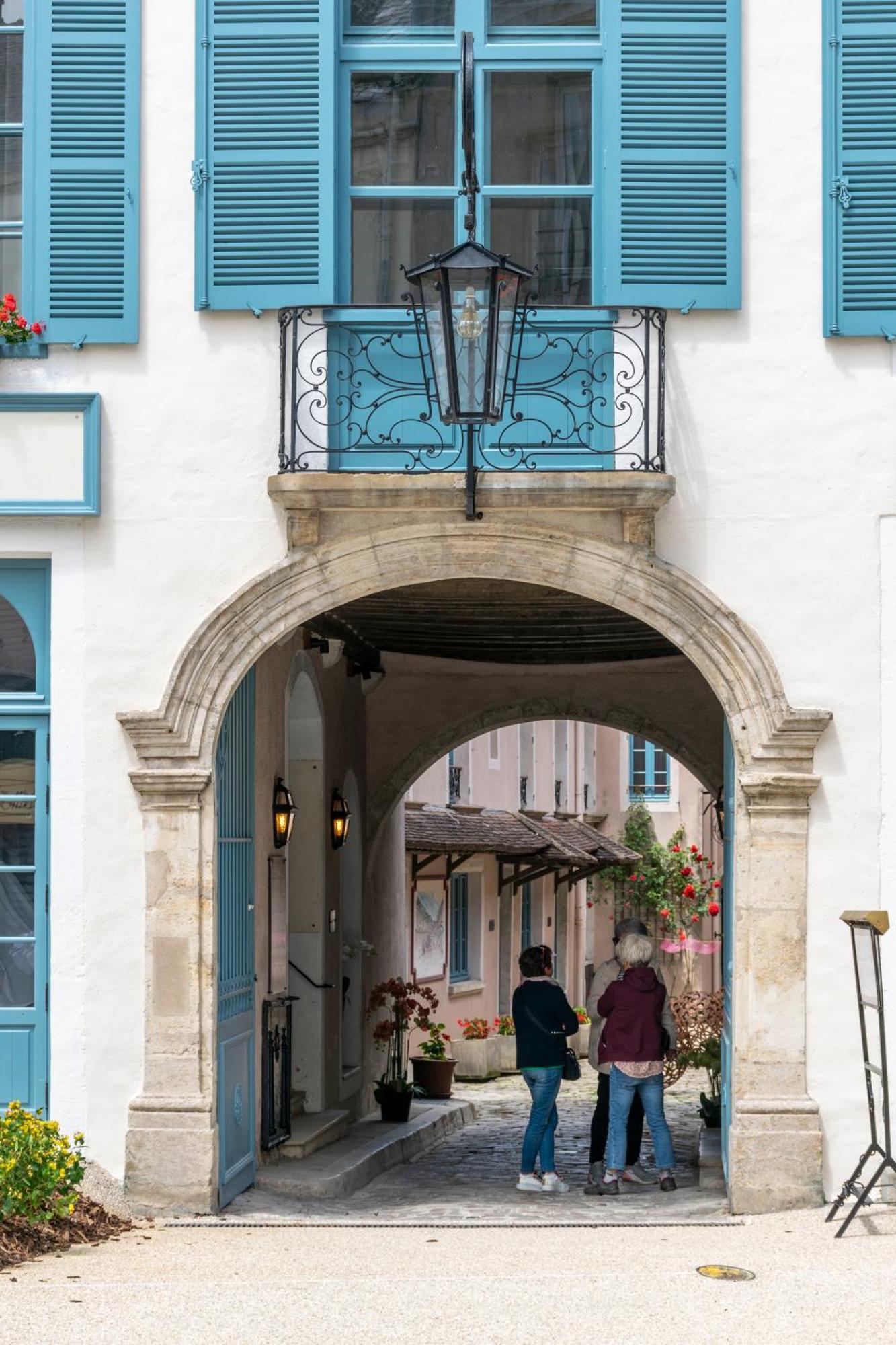 Hotel De La Poste 아발론 외부 사진