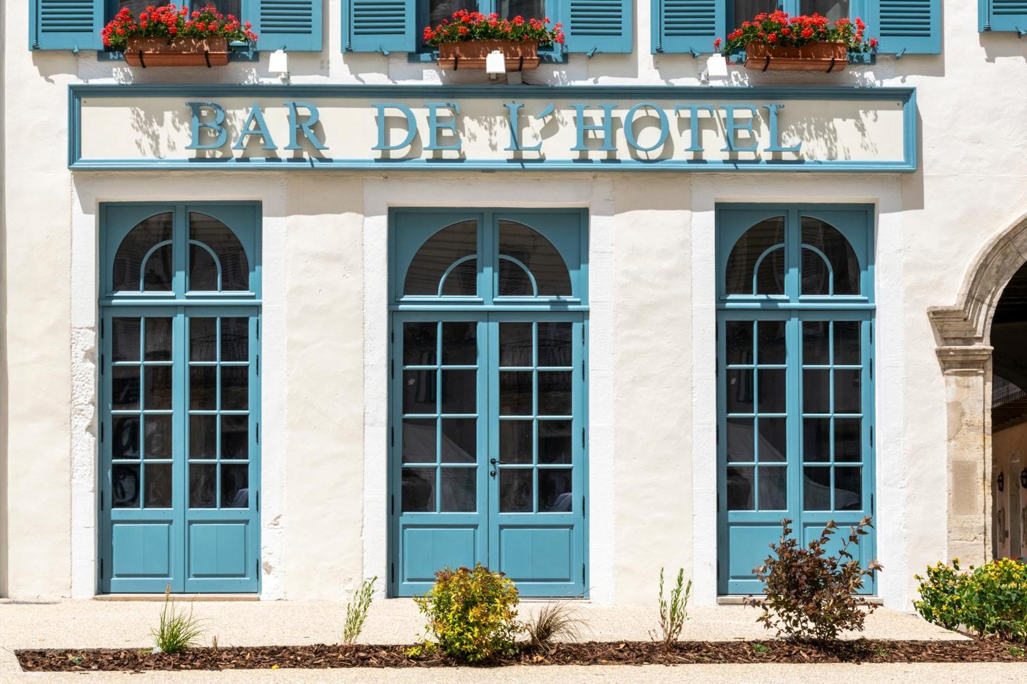 Hotel De La Poste 아발론 외부 사진