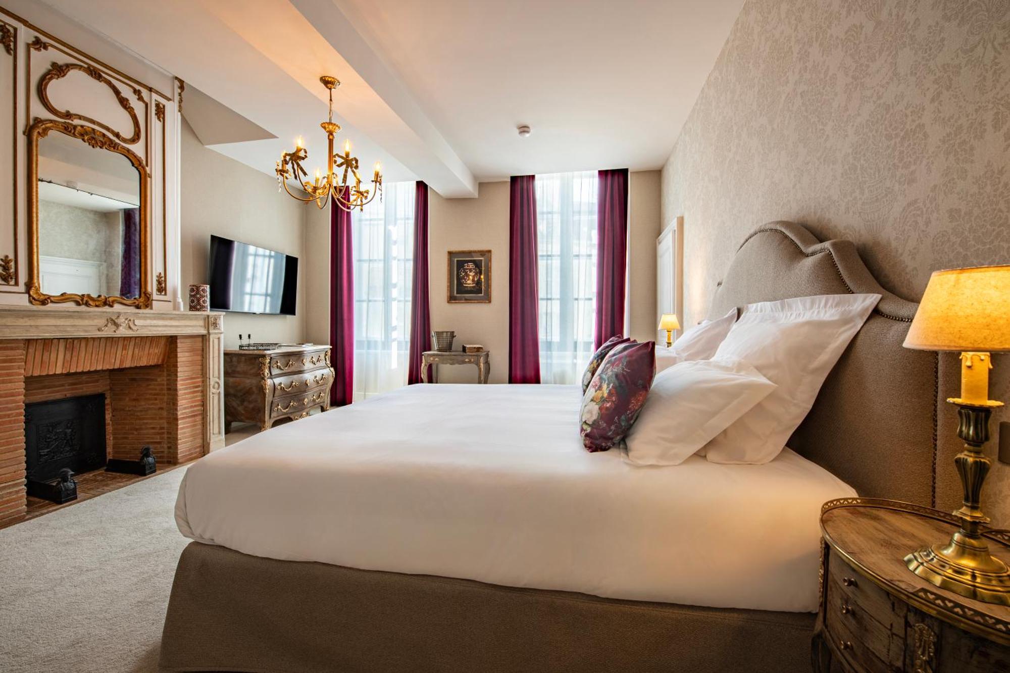Hotel De La Poste 아발론 외부 사진