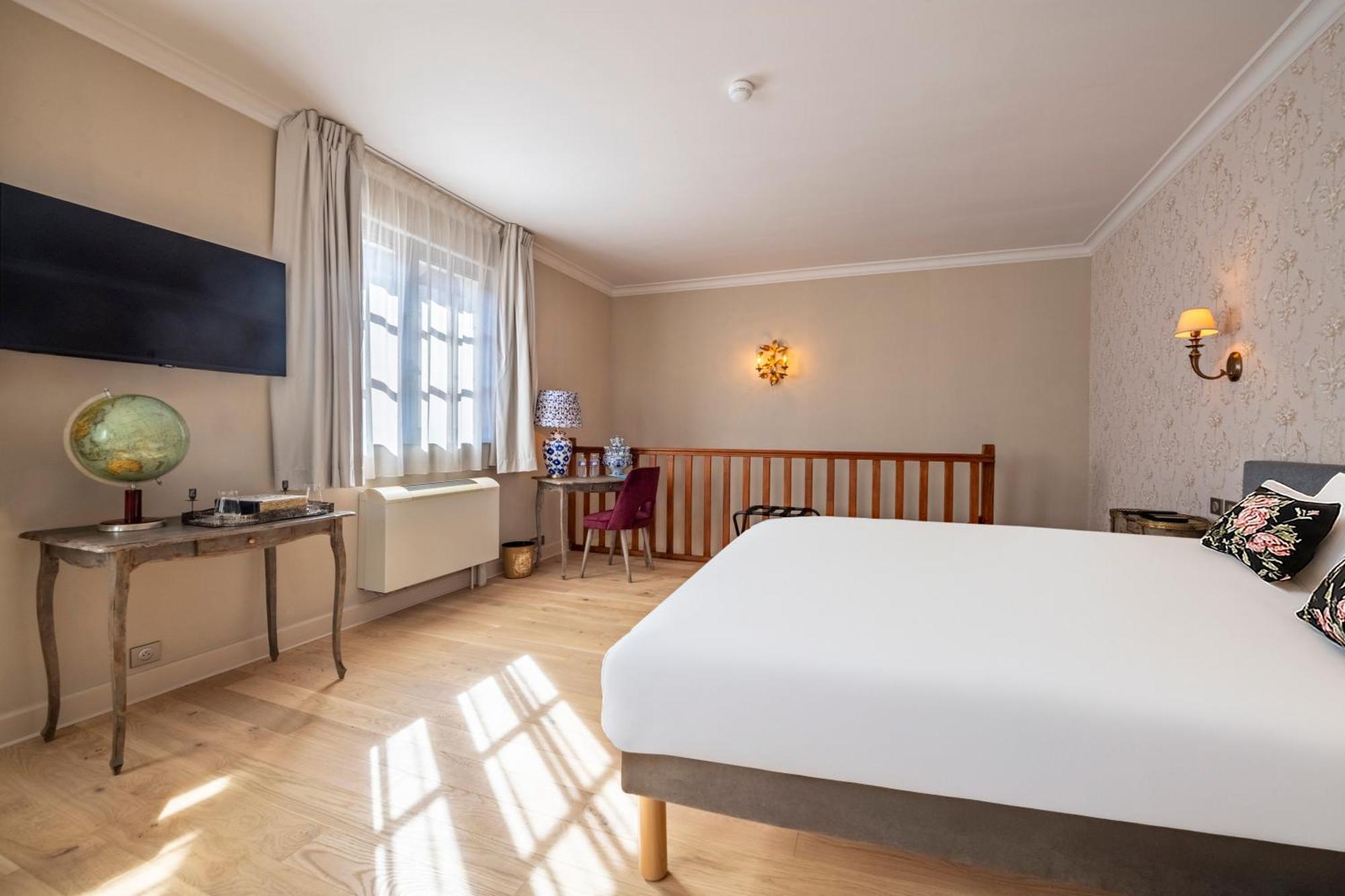 Hotel De La Poste 아발론 외부 사진