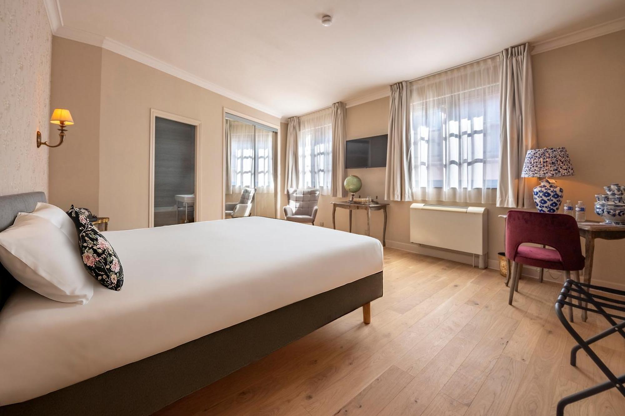 Hotel De La Poste 아발론 외부 사진